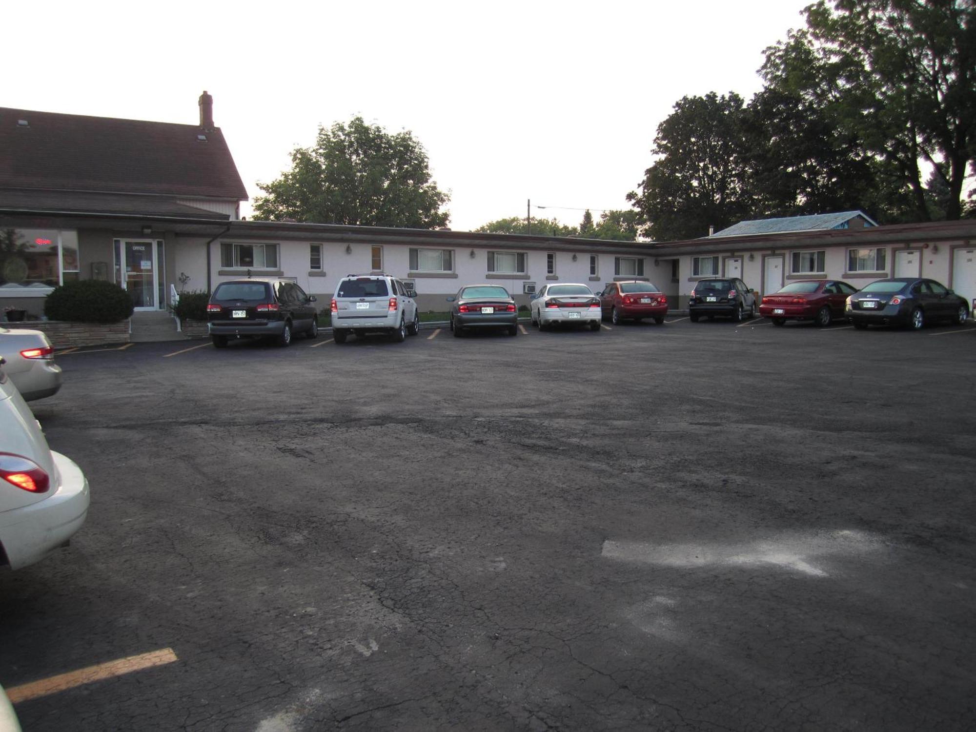 Canadiana Motel Hanover Kültér fotó